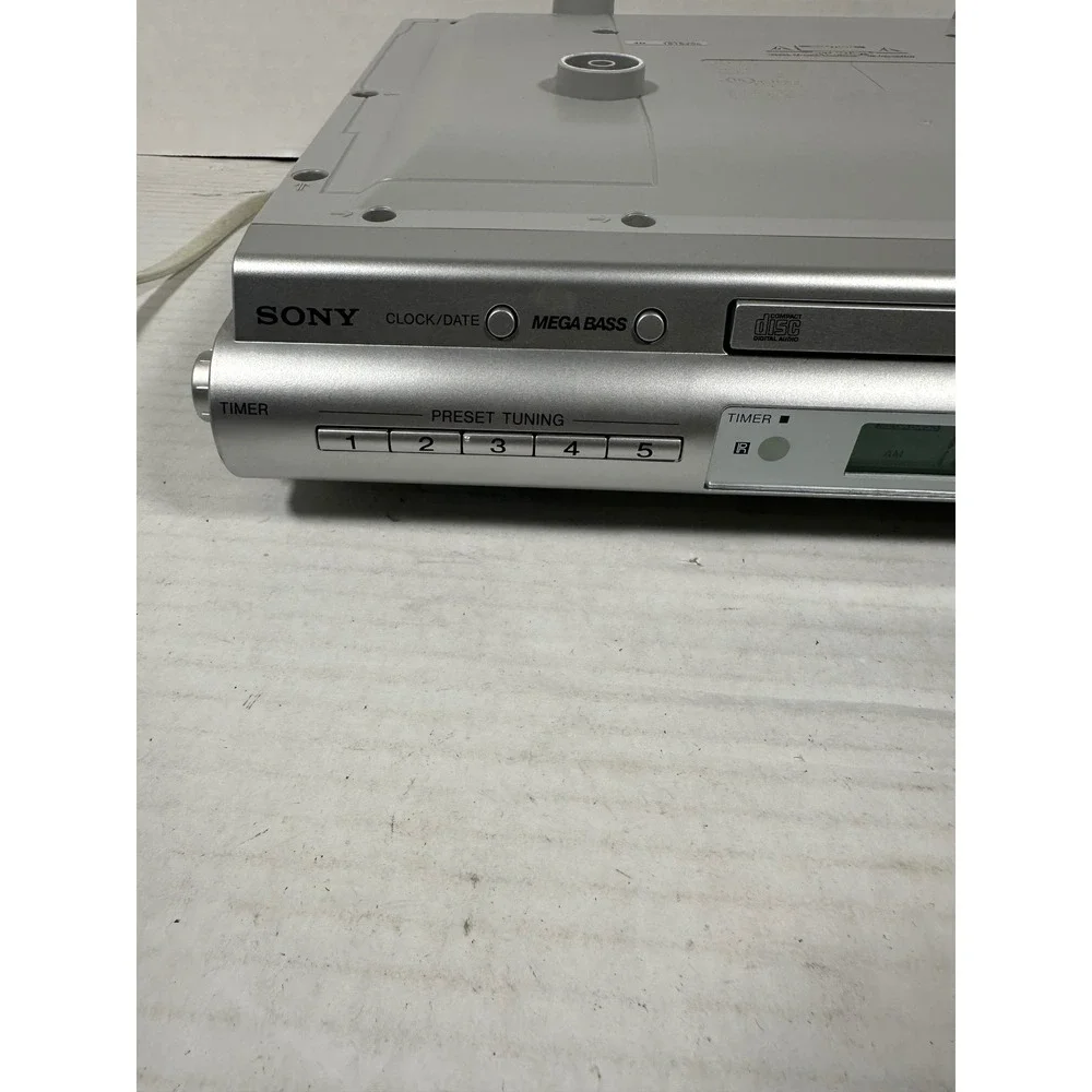 Sony ICF-CDK50 Under Cabinet Kitchen CD Player AMFM Clock Radio Silver Mega Bass